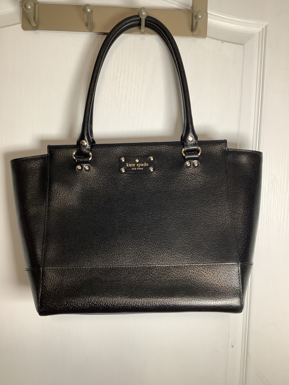 kate spade black pebbled leather shoulder bag with gold logo
